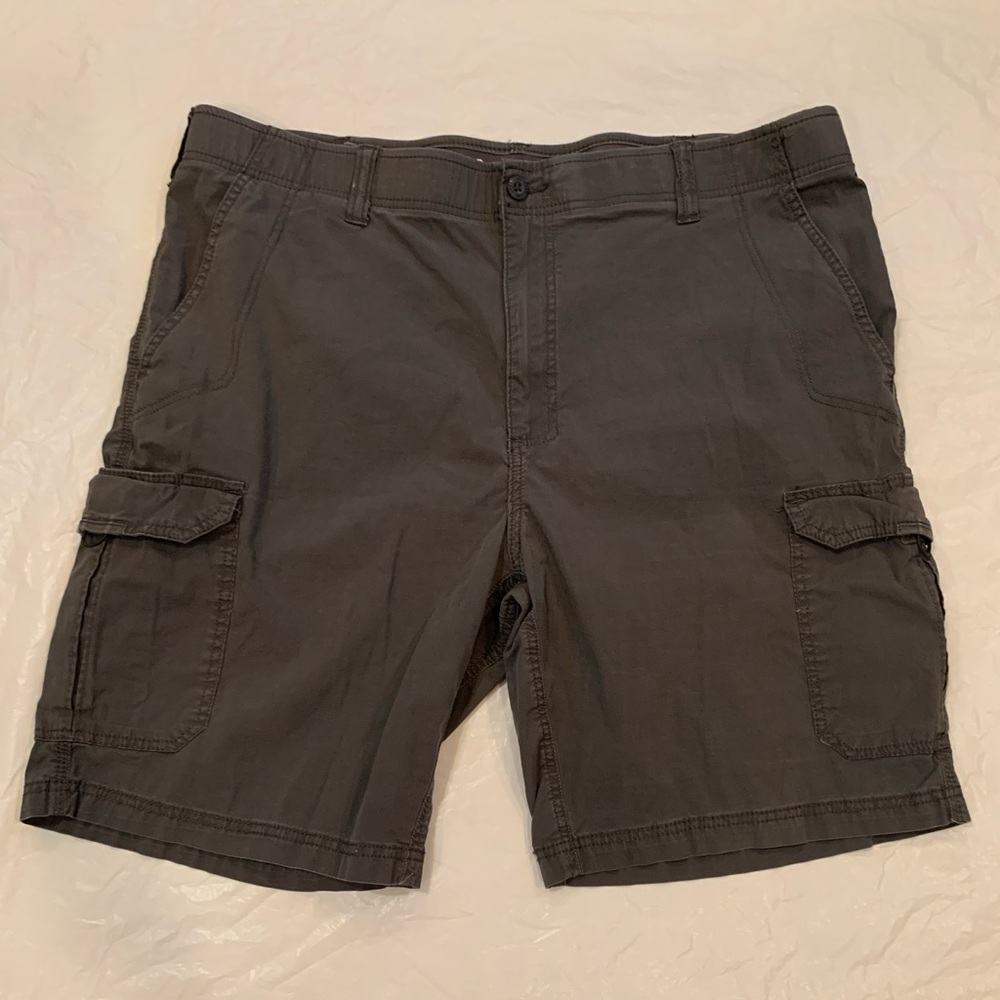 Lee Extreme Comfort Men’s Grey Flat Front Cargo Shorts Size 40 X10